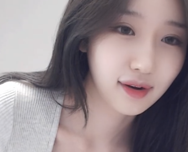 韩国BJ 主播 徐雅 ONLYFANS 23年3月-25年4月合集42G-轻创终点站